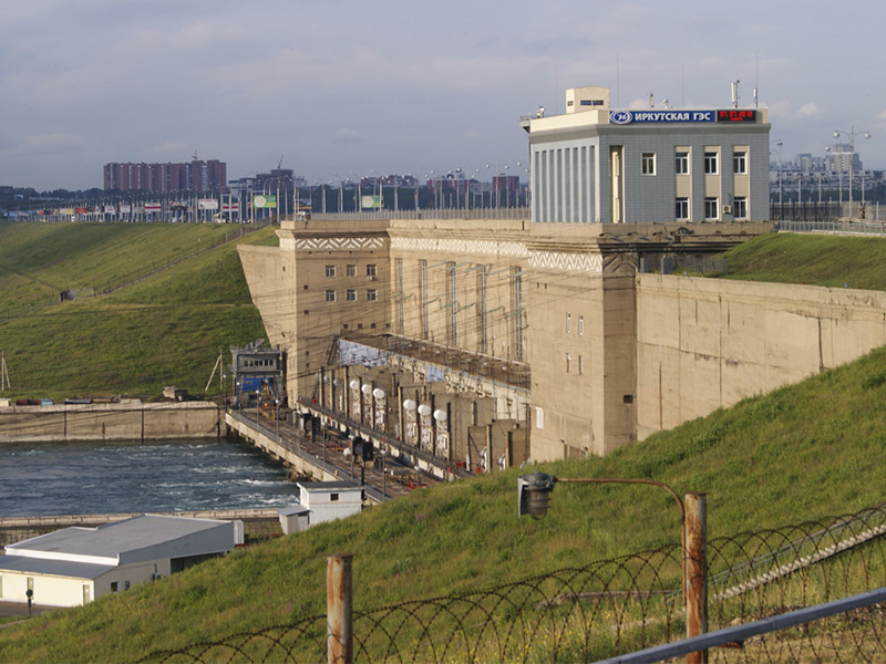 Платина иркутск. Плотина Иркутской ГЭС Иркутск. Иркутск ГЭС Ангара. Иркутская ГЭС на Байкале. Ангара плотина.